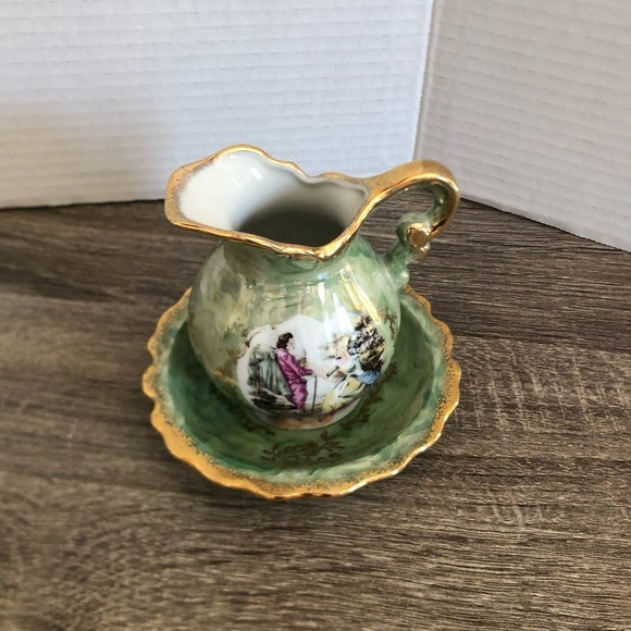 Vtg Giftcraft Ceramic Pitcher with Saucer - Picture 12 of 12